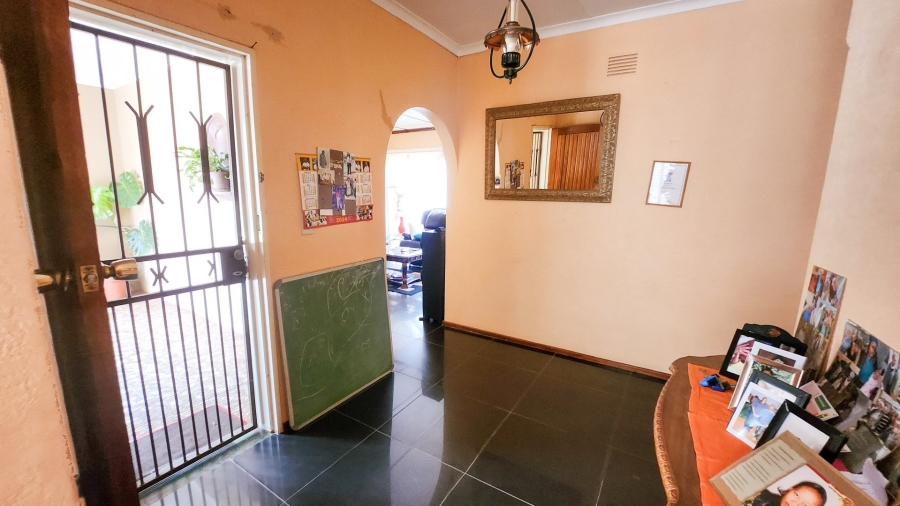 4 Bedroom Property for Sale in La Hoff North West